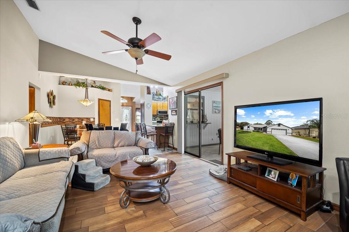 10 WAYBOURNE PL, PALM COAST, FL, 32164