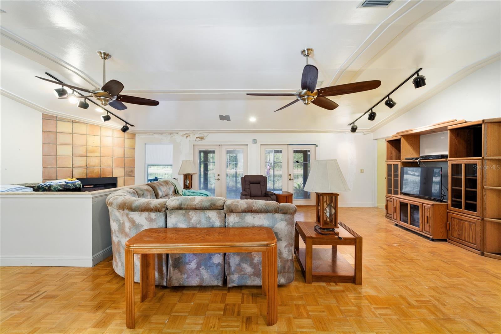 39615 FOREST DR, EUSTIS, FL, 32736