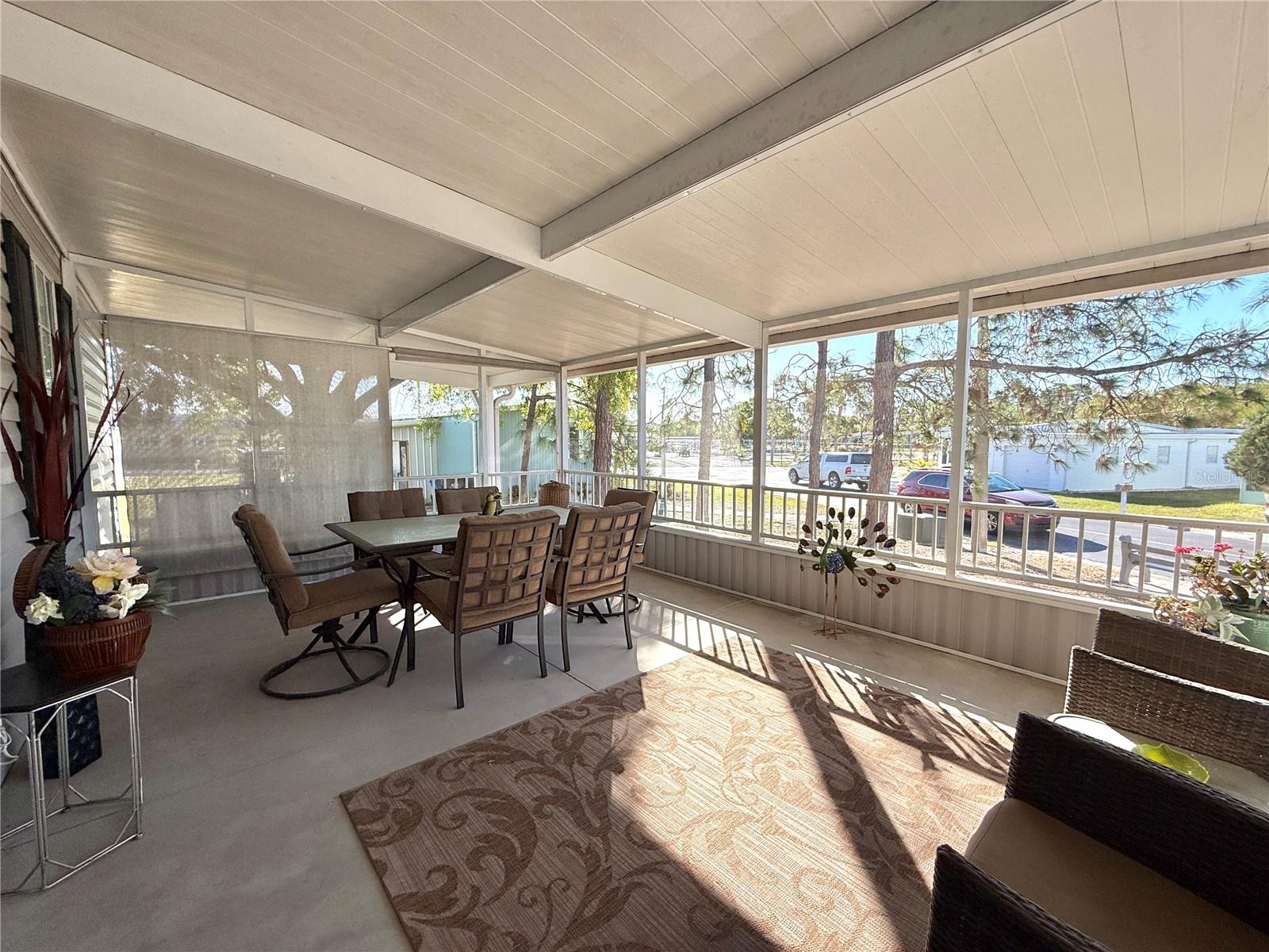 101 W SAINT JOHNS WAY, APOLLO BEACH, FL, 33572