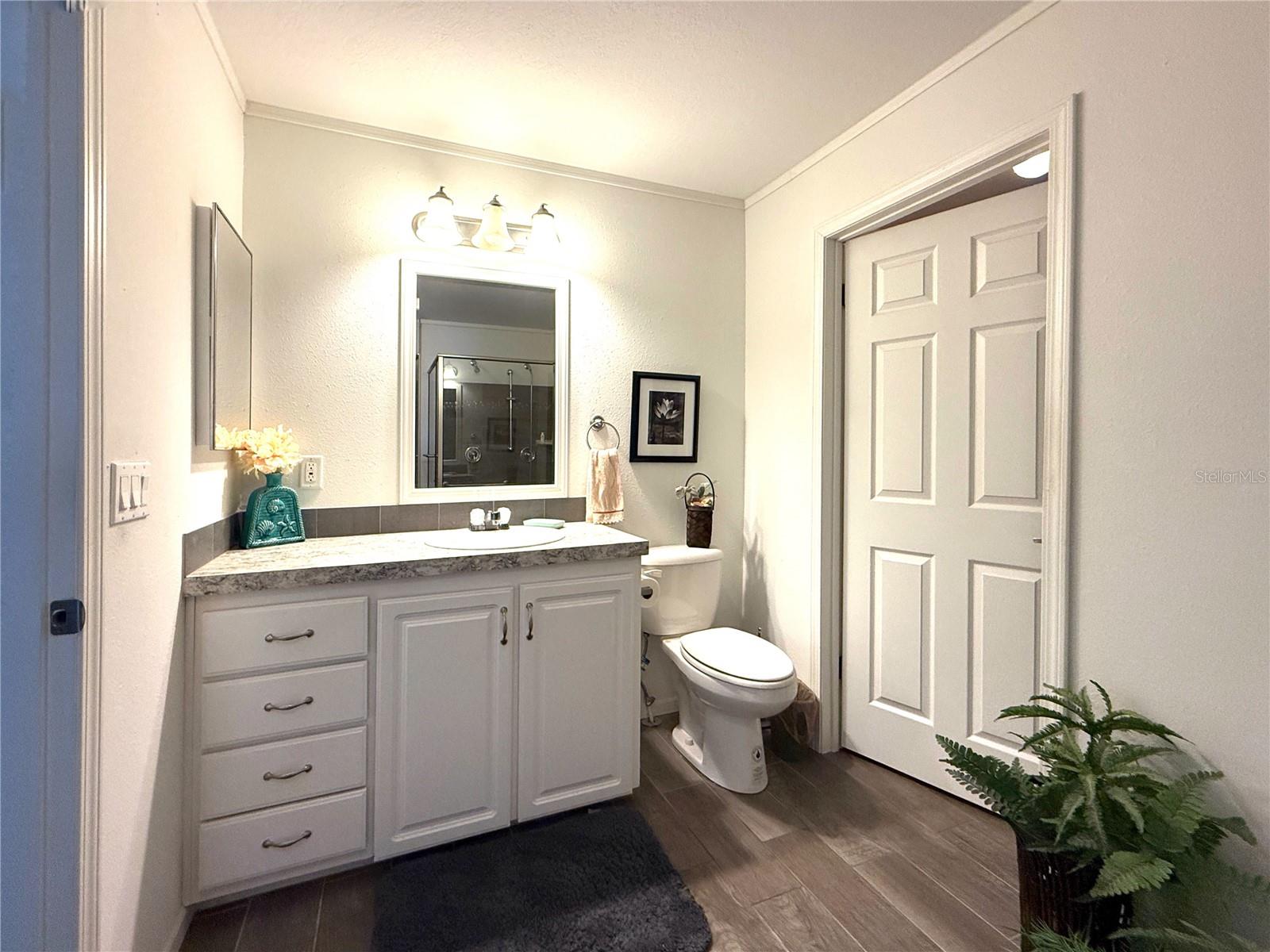 101 W SAINT JOHNS WAY, APOLLO BEACH, FL, 33572