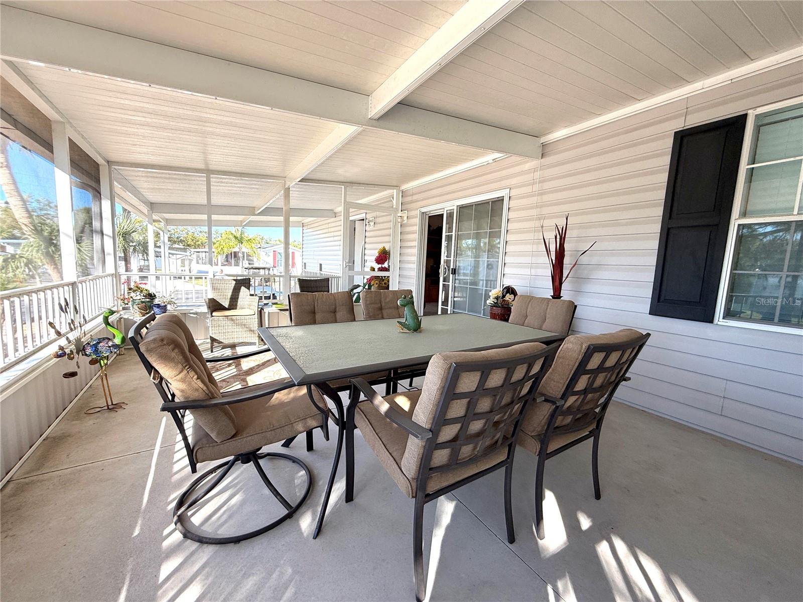 101 W SAINT JOHNS WAY, APOLLO BEACH, FL, 33572