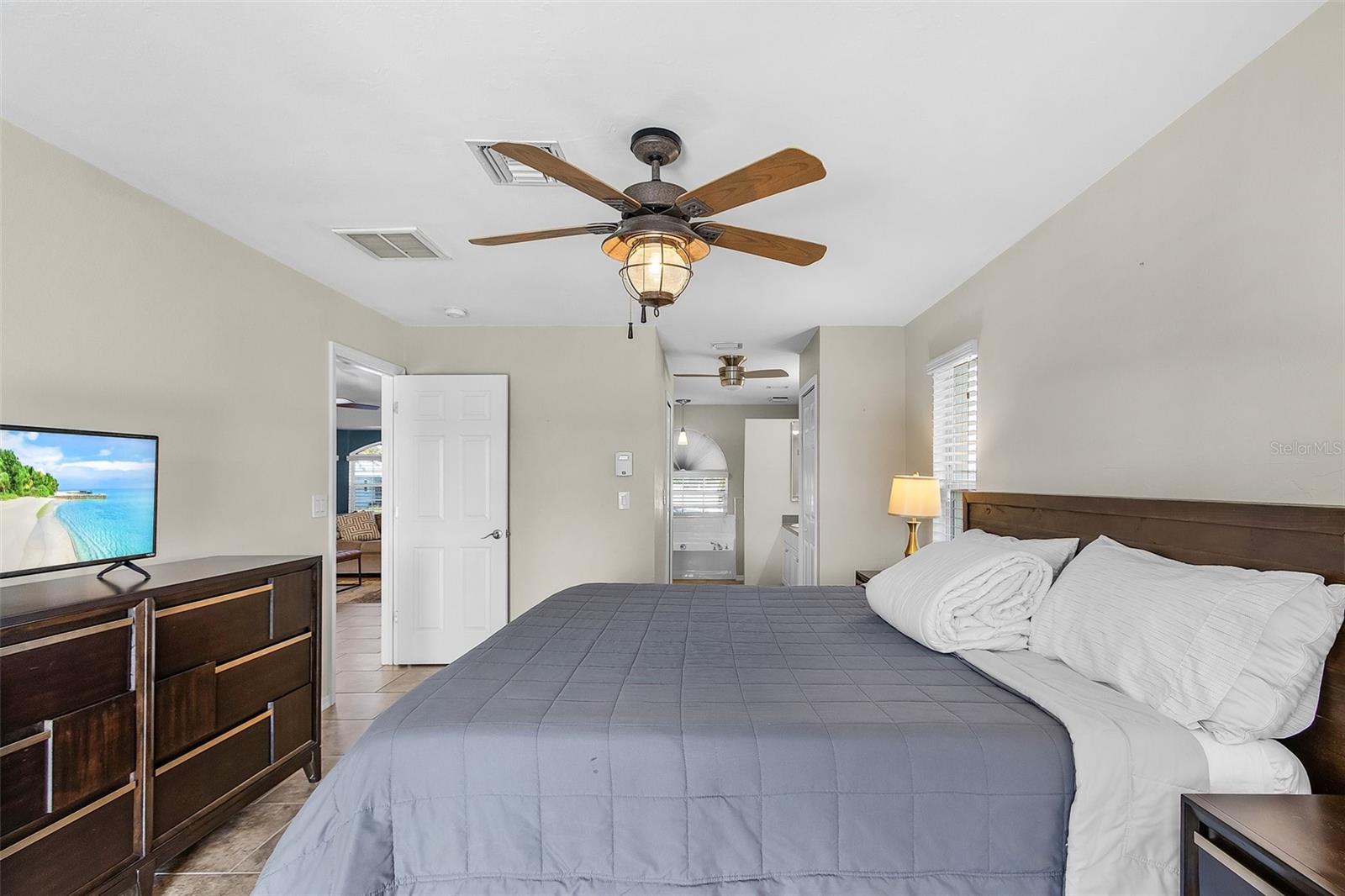 1827 SW 6TH AVE, CAPE CORAL, FL, 33991