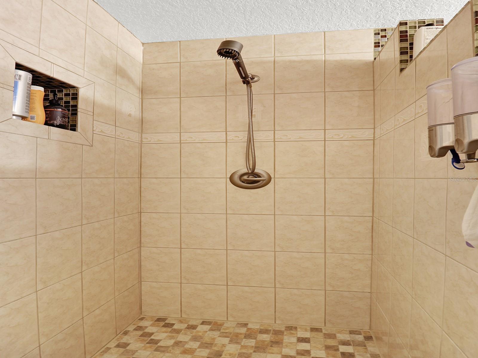 4312 SUNRAY CT #36, TAMPA, FL, 33615