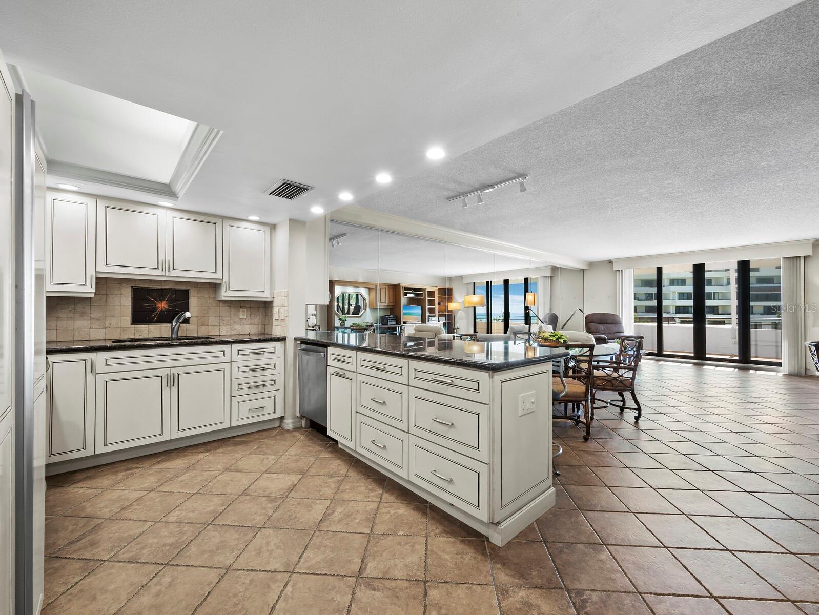 1485 GULF OF MEXICO DR #205, LONGBOAT KEY, FL, 34228