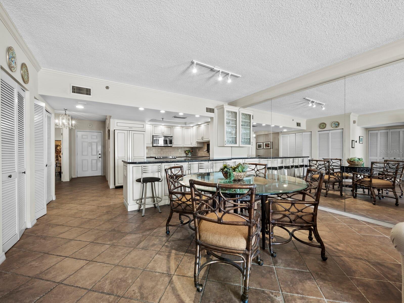 1485 GULF OF MEXICO DR #205, LONGBOAT KEY, FL, 34228