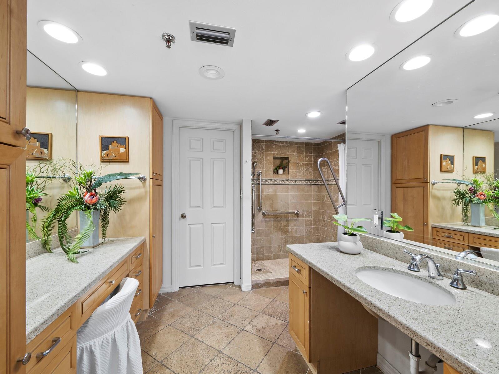 1485 GULF OF MEXICO DR #205, LONGBOAT KEY, FL, 34228