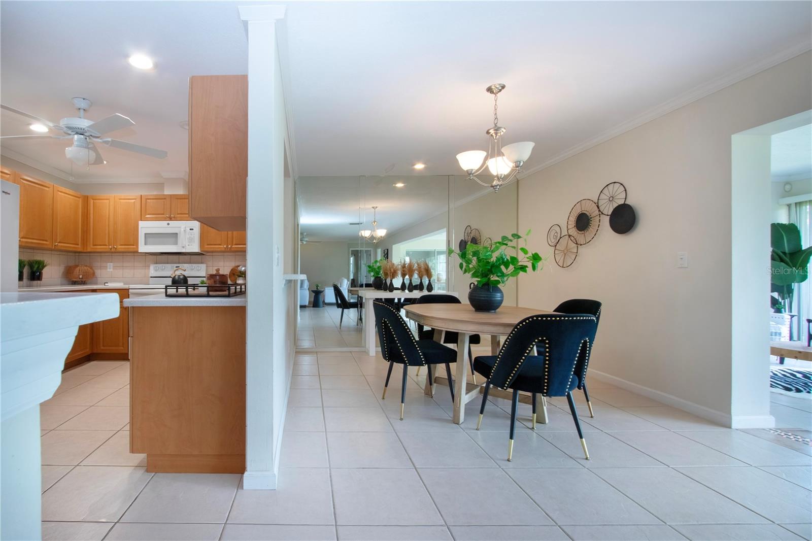 5621 PALM AIRE DR, SARASOTA, FL, 34243