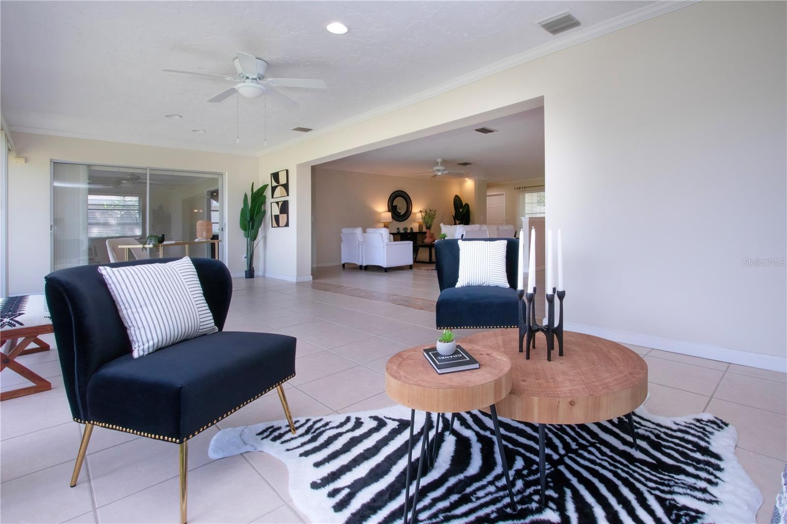 5621 PALM AIRE DR, SARASOTA, FL, 34243