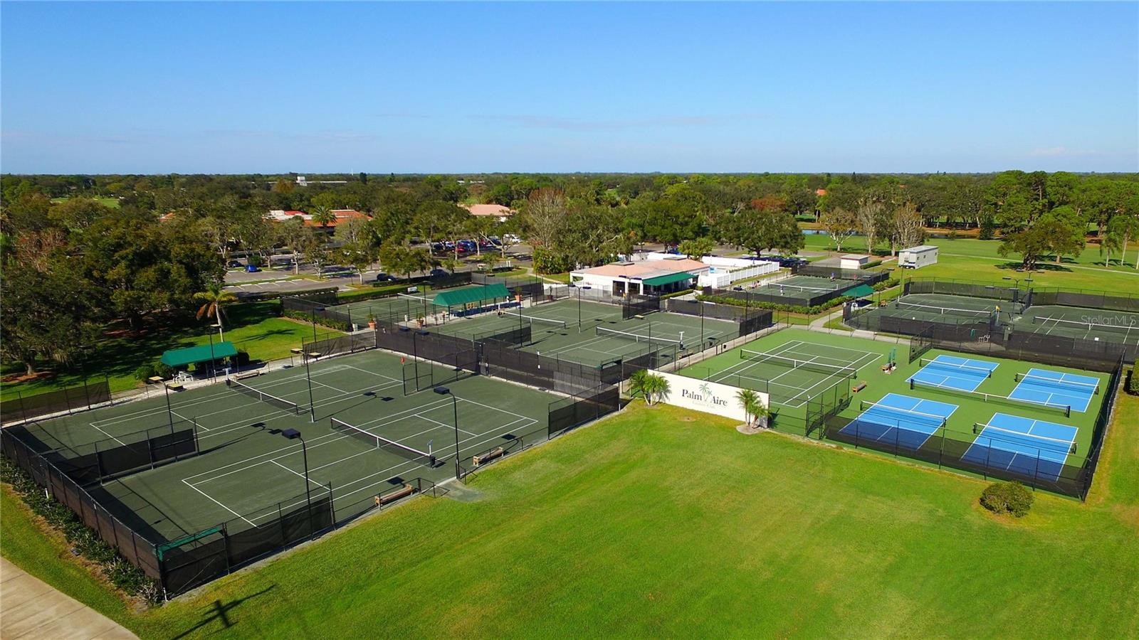 5621 PALM AIRE DR, SARASOTA, FL, 34243