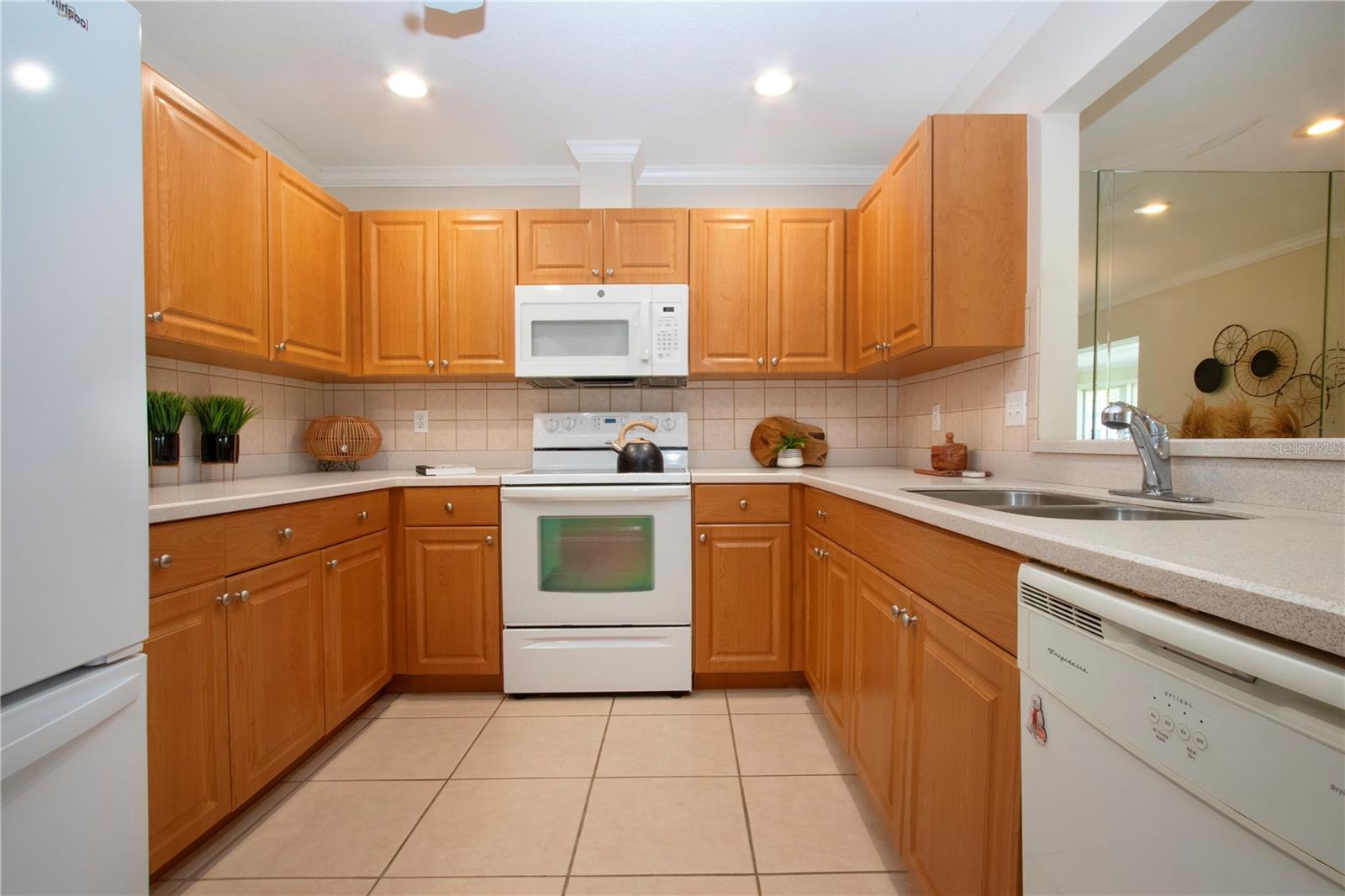 5621 PALM AIRE DR, SARASOTA, FL, 34243