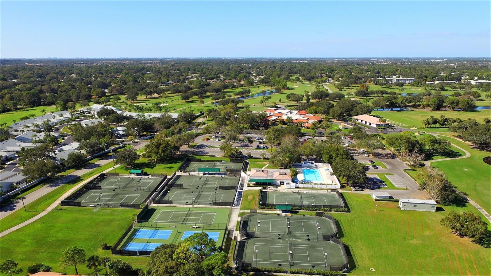 5621 PALM AIRE DR, SARASOTA, FL, 34243