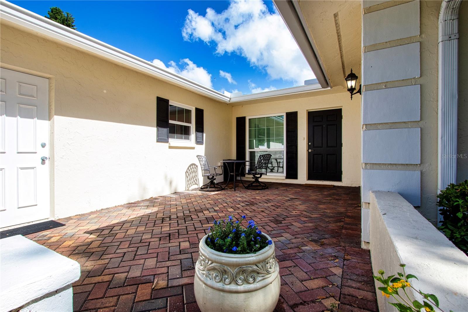 5621 PALM AIRE DR, SARASOTA, FL, 34243