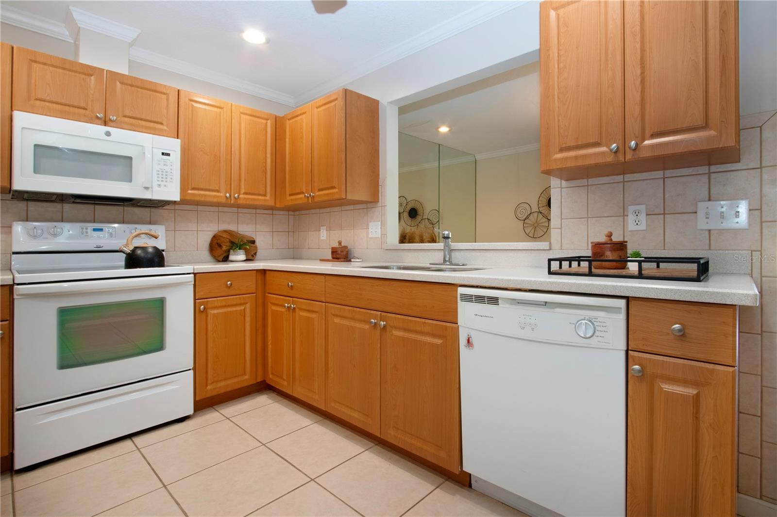 5621 PALM AIRE DR, SARASOTA, FL, 34243