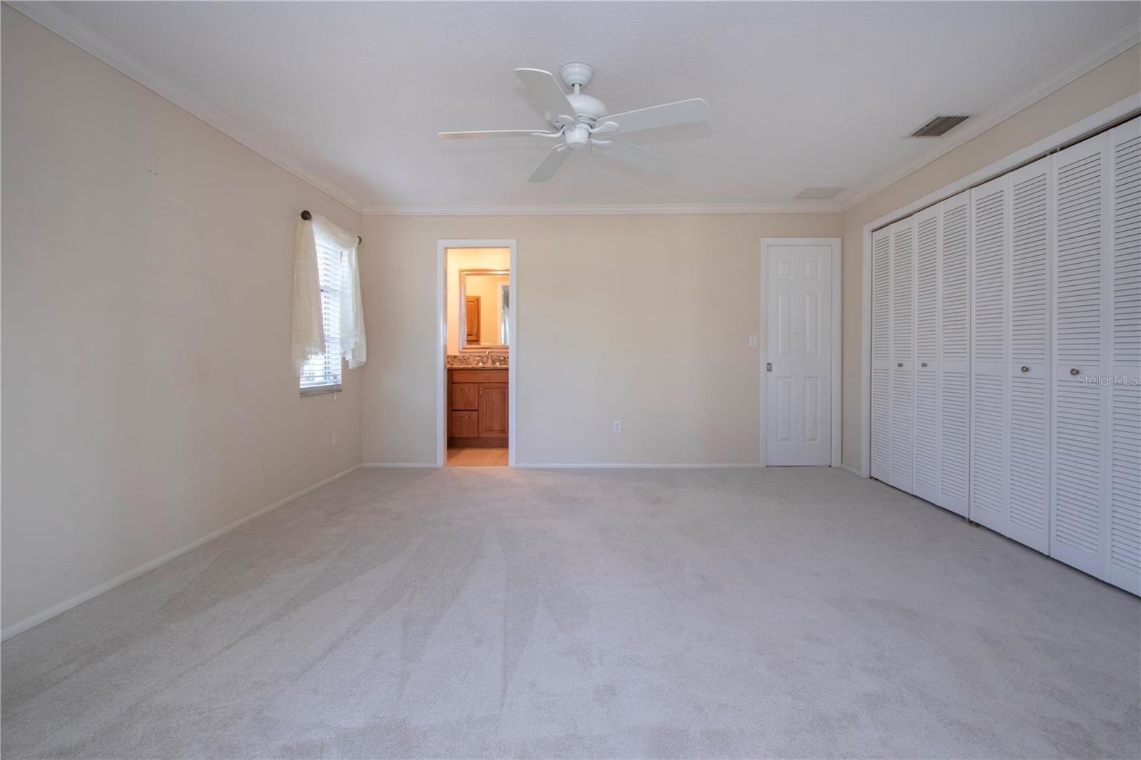 5621 PALM AIRE DR, SARASOTA, FL, 34243