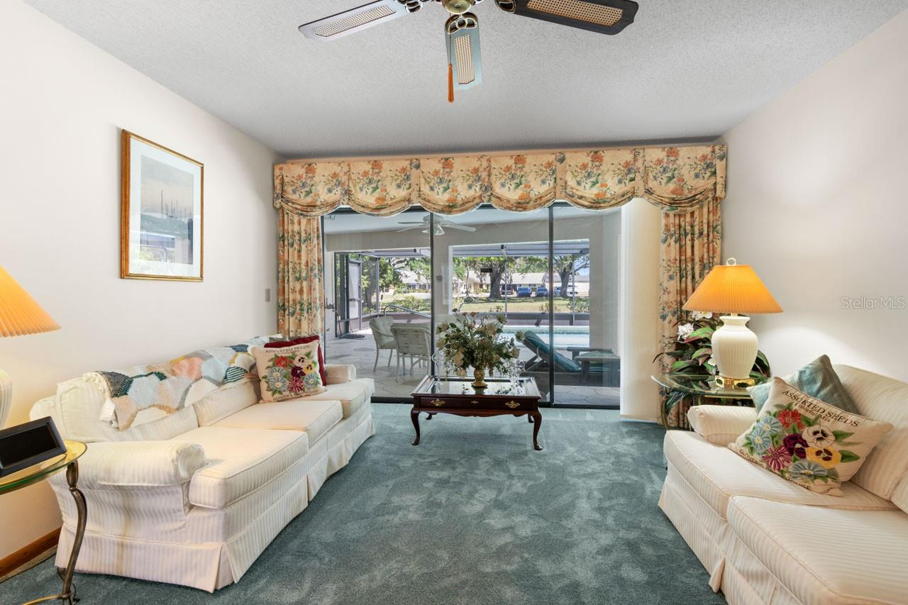 2025 E VIEW DR, SUN CITY CENTER, FL, 33573