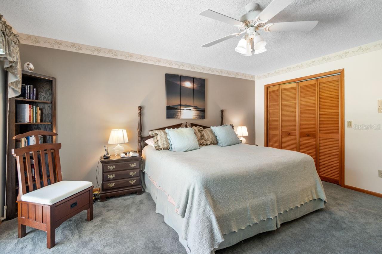 2025 E VIEW DR, SUN CITY CENTER, FL, 33573