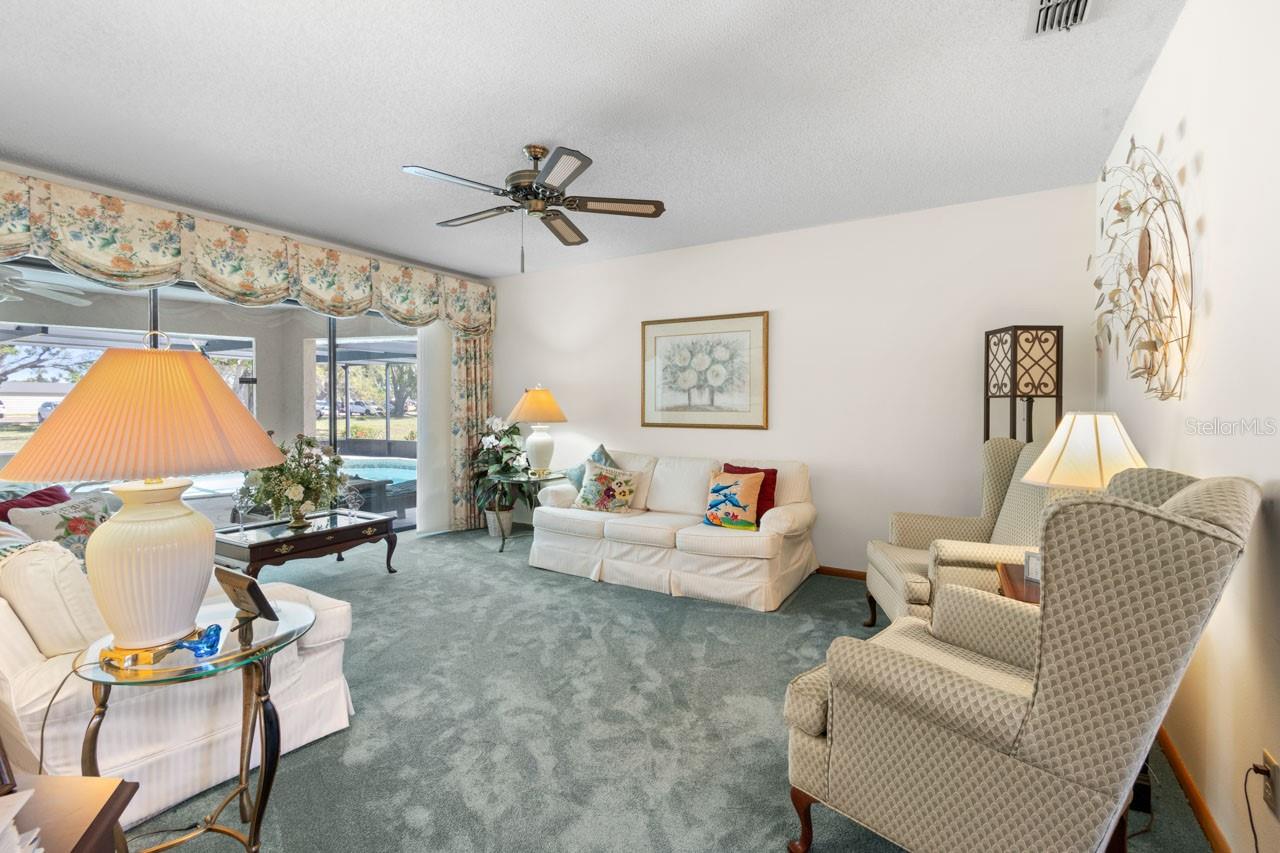 2025 E VIEW DR, SUN CITY CENTER, FL, 33573