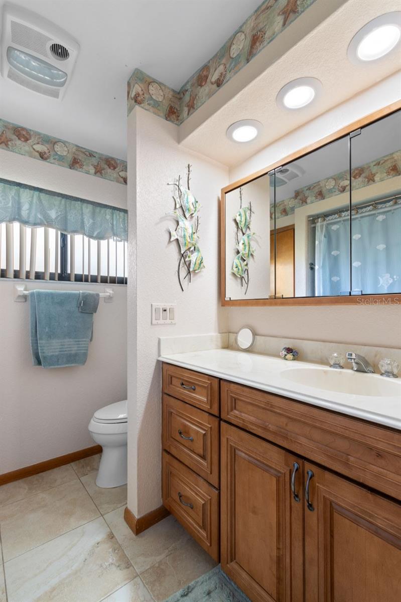 2025 E VIEW DR, SUN CITY CENTER, FL, 33573