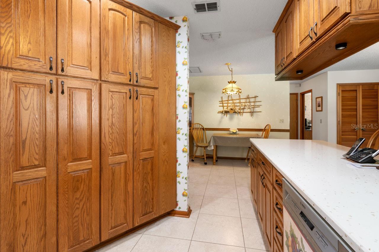 2025 E VIEW DR, SUN CITY CENTER, FL, 33573