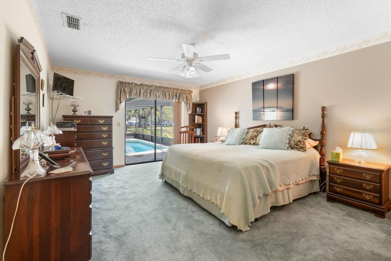 2025 E VIEW DR, SUN CITY CENTER, FL, 33573