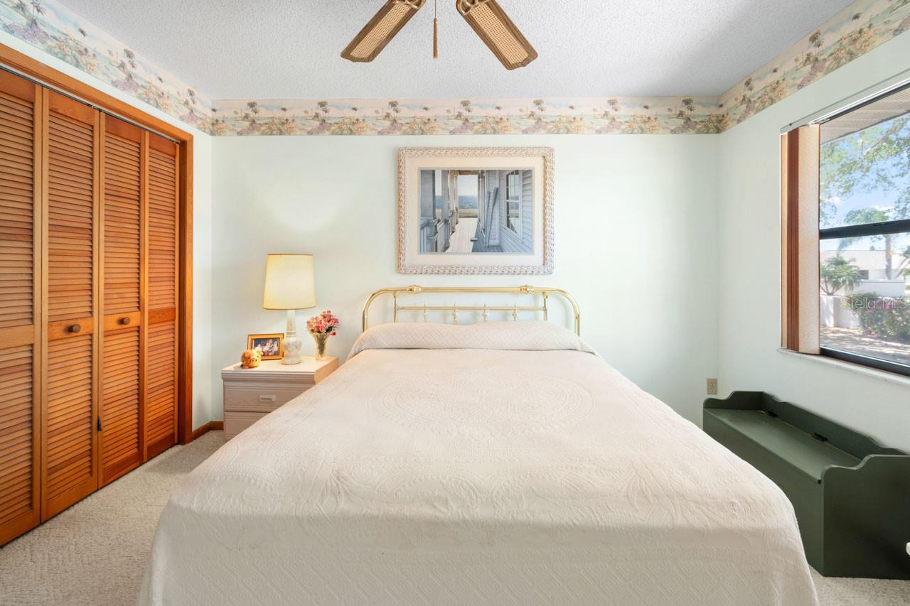 2025 E VIEW DR, SUN CITY CENTER, FL, 33573