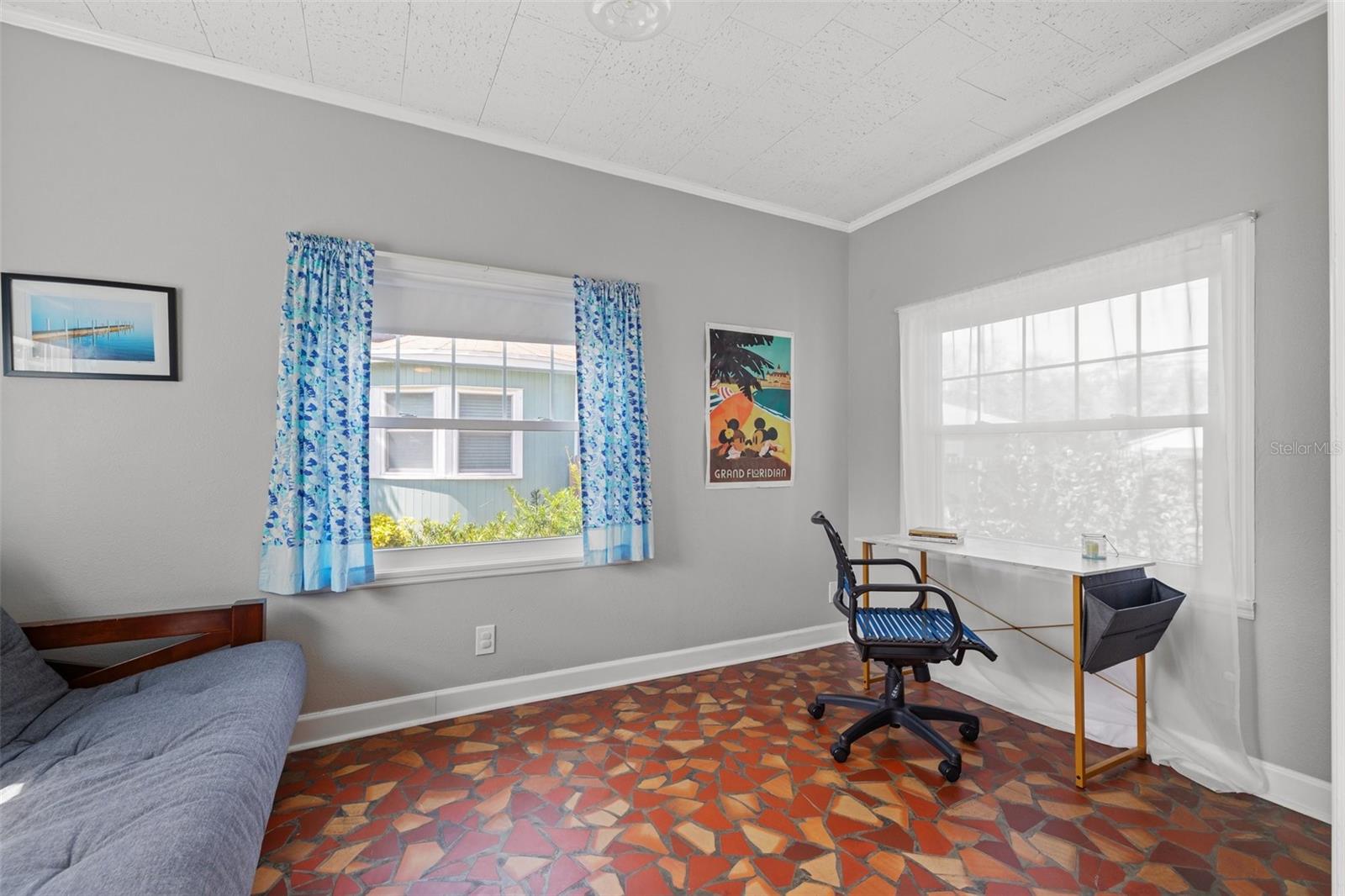 511 27TH AVE N, ST PETERSBURG, FL, 33704