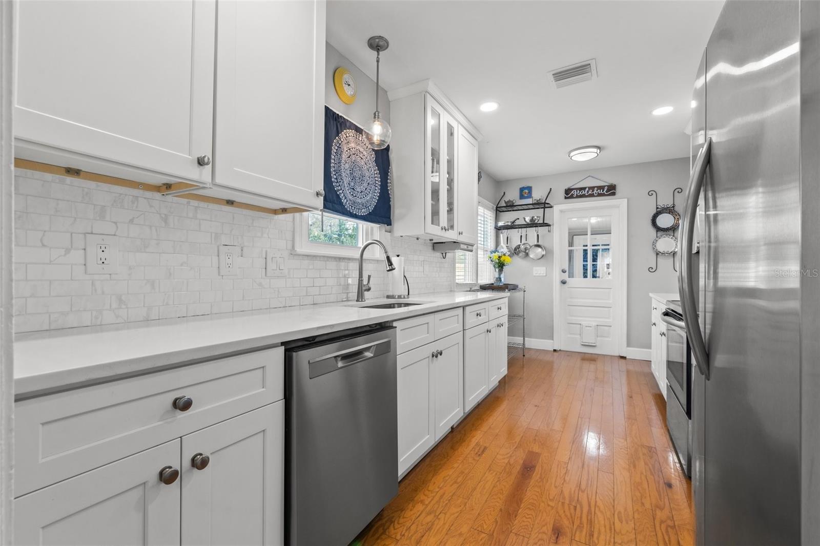 511 27TH AVE N, ST PETERSBURG, FL, 33704