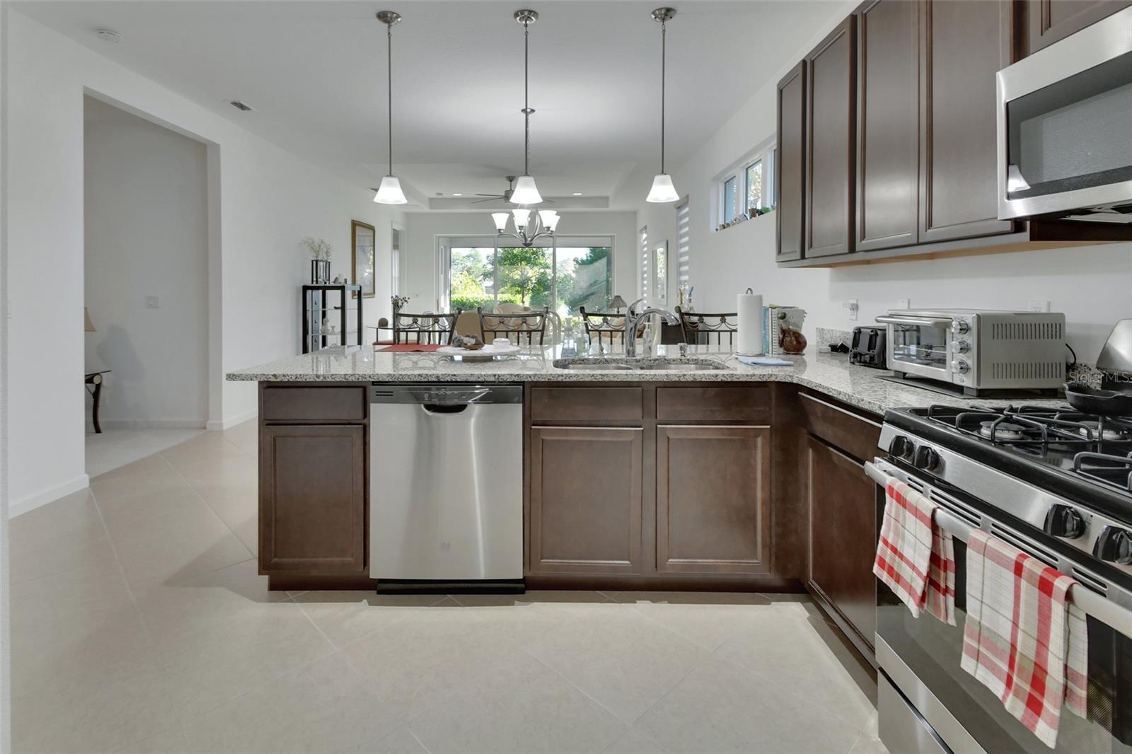 1079 LINCOLNSHIRE DR, DELAND, FL, 32724