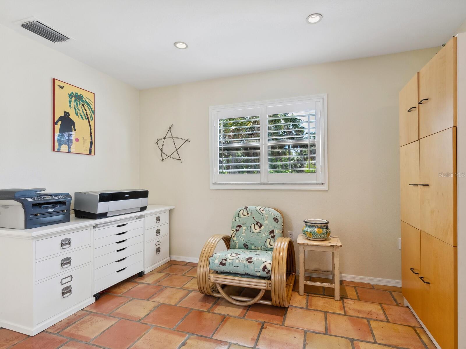 A4643238 Property Photo