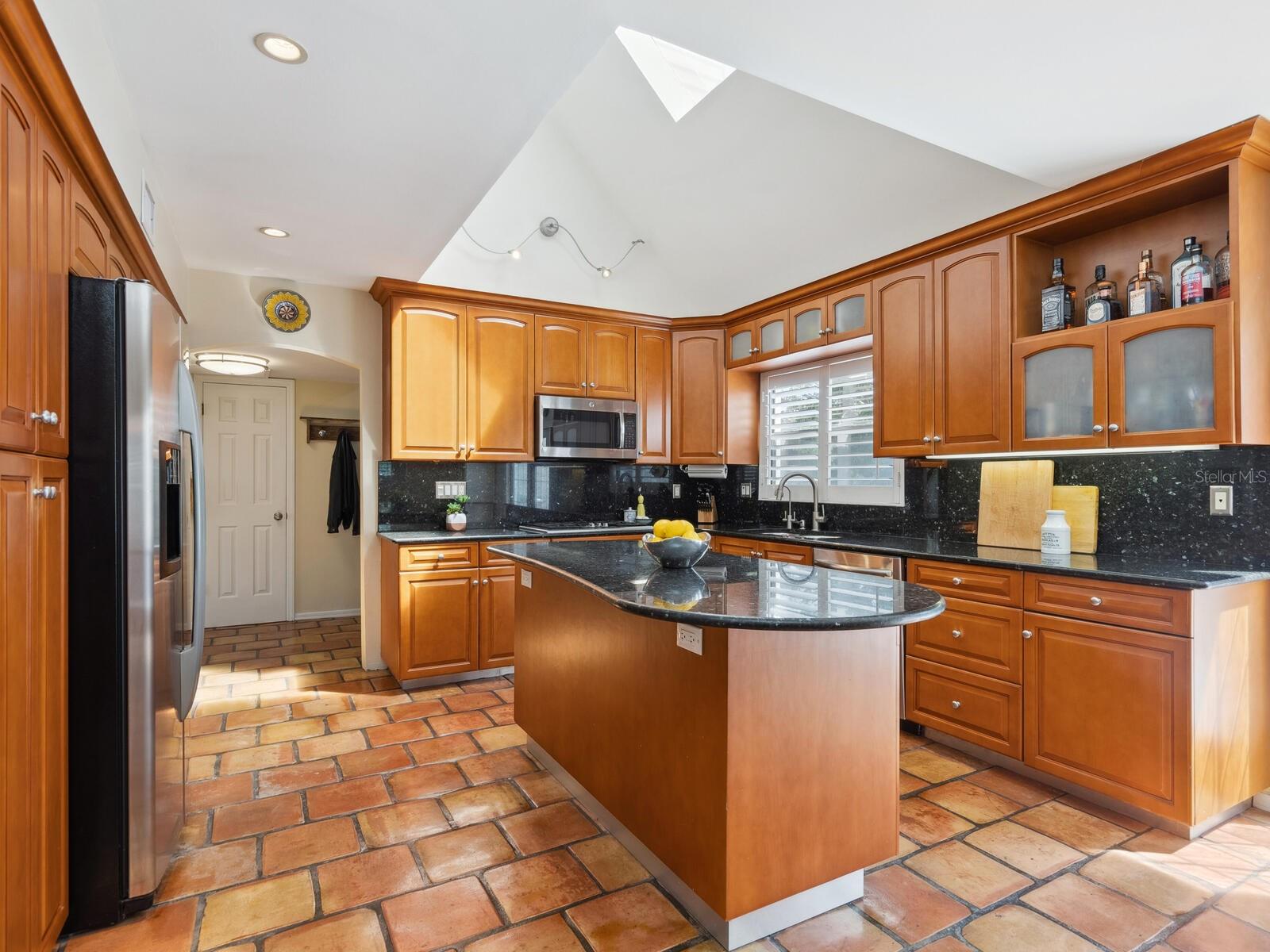 A4643238 Property Photo