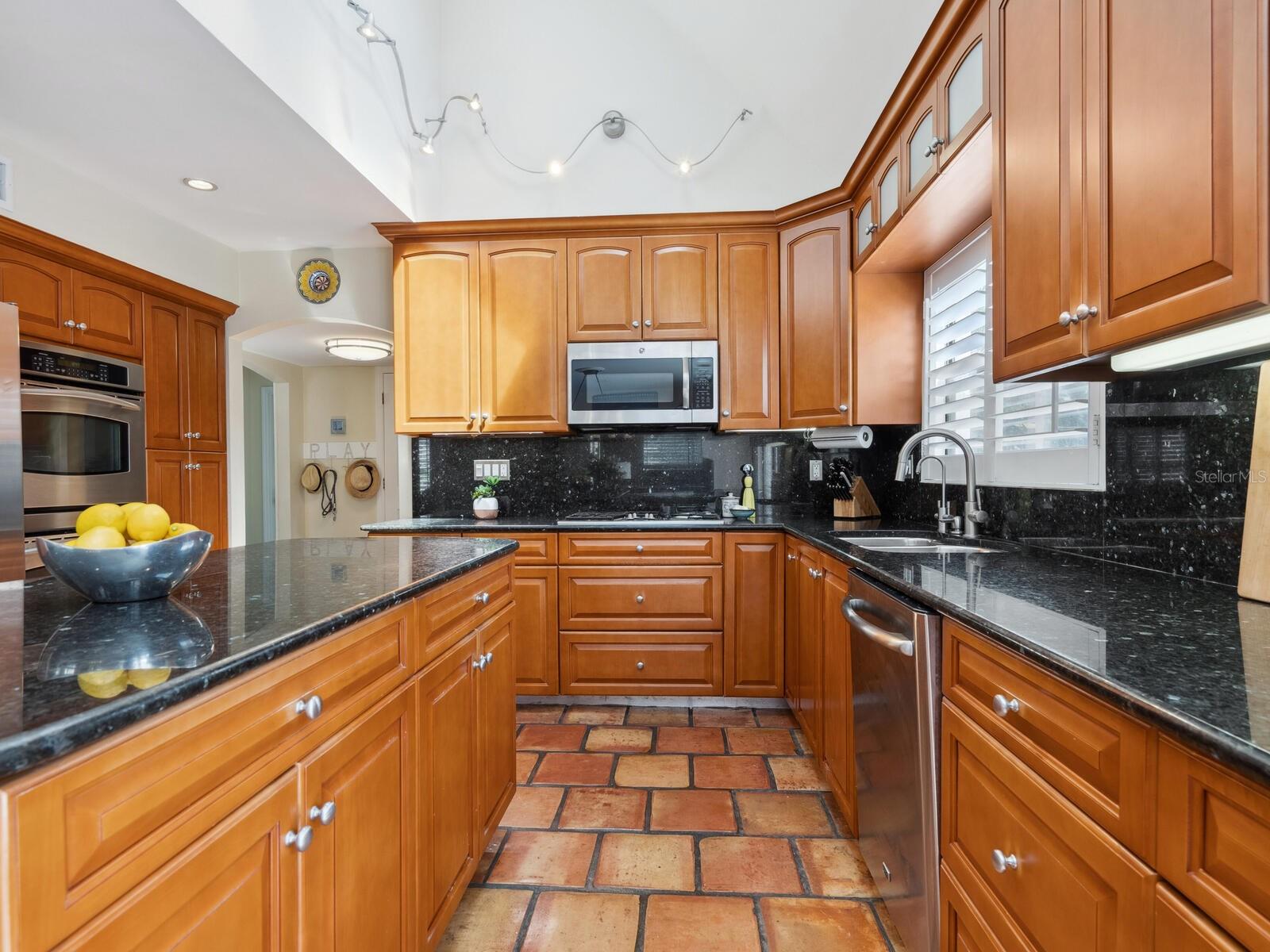 A4643238 Property Photo