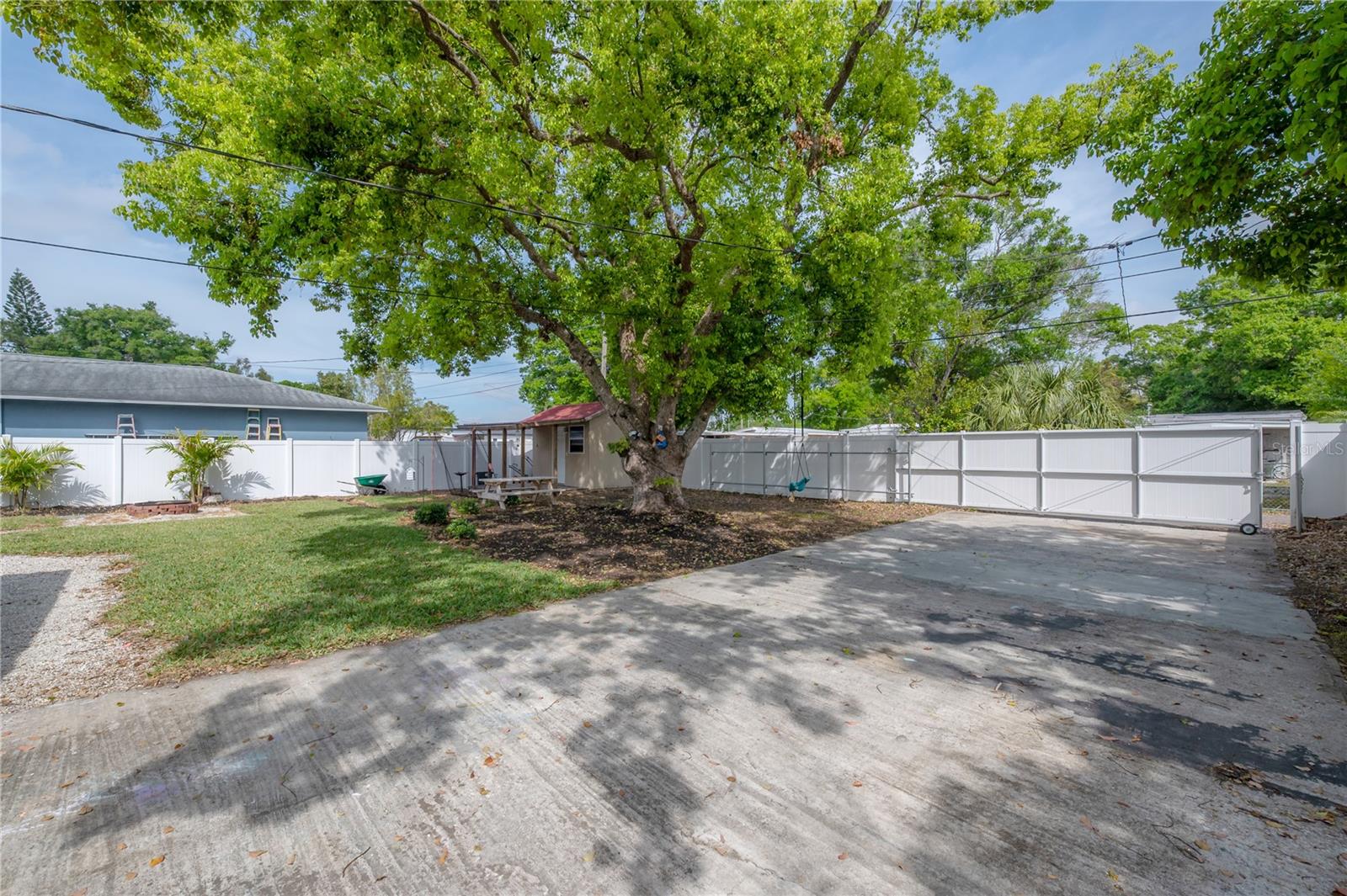 1415 54TH AVE N, ST PETERSBURG, FL, 33703