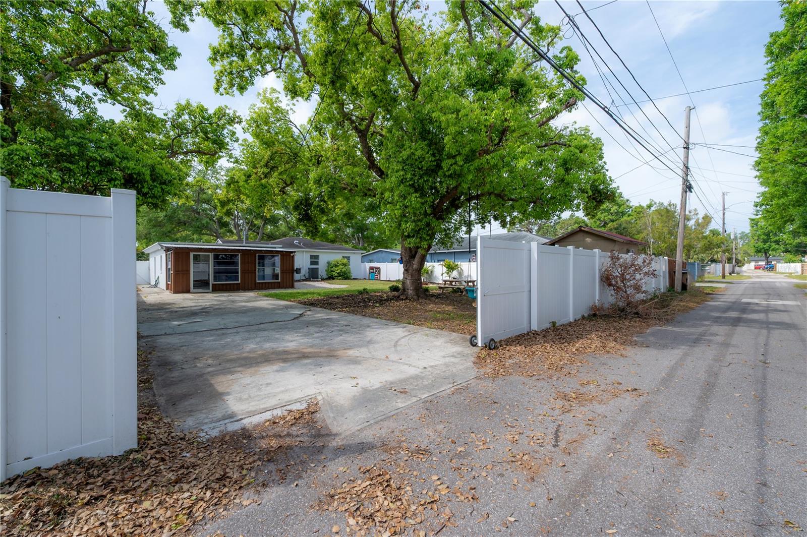 1415 54TH AVE N, ST PETERSBURG, FL, 33703