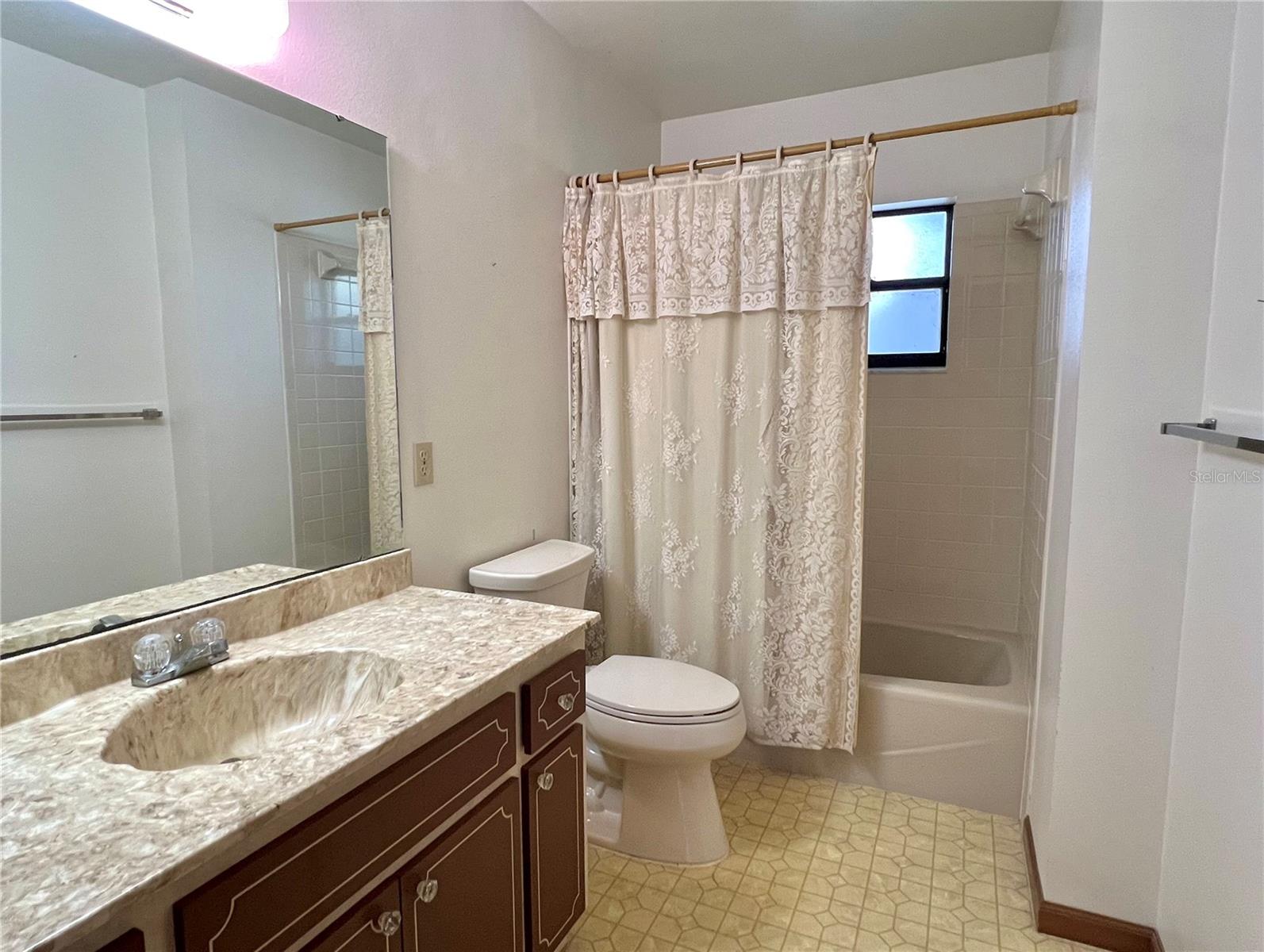 407 PARADISE ISLAND DR, HAINES CITY, FL, 33844