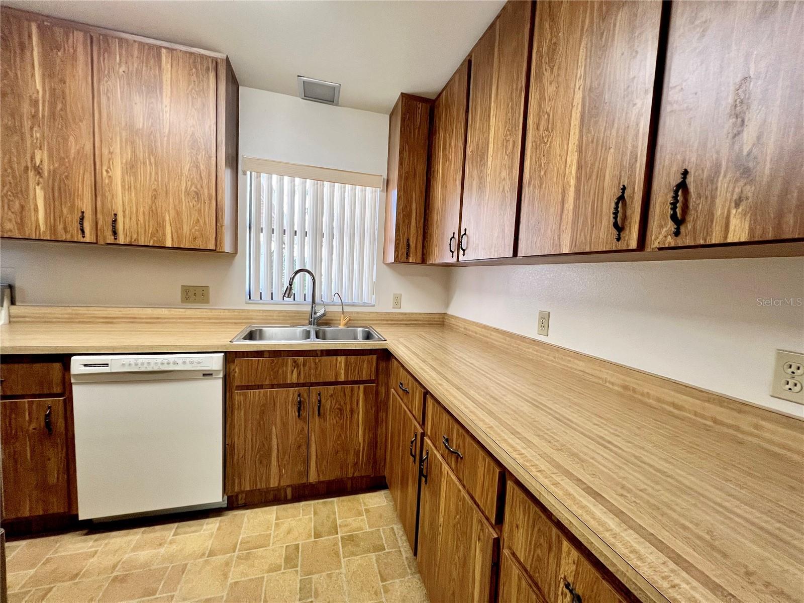 407 PARADISE ISLAND DR, HAINES CITY, FL, 33844