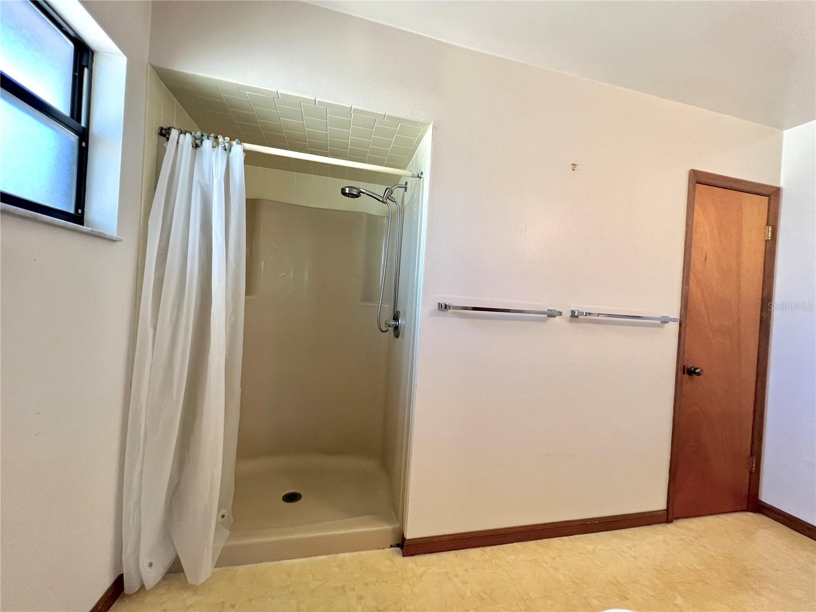 407 PARADISE ISLAND DR, HAINES CITY, FL, 33844