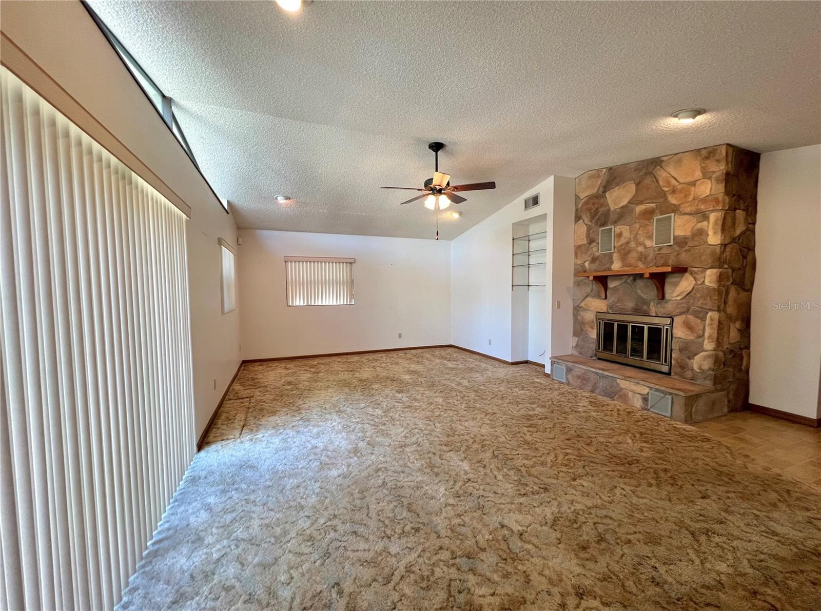 407 PARADISE ISLAND DR, HAINES CITY, FL, 33844