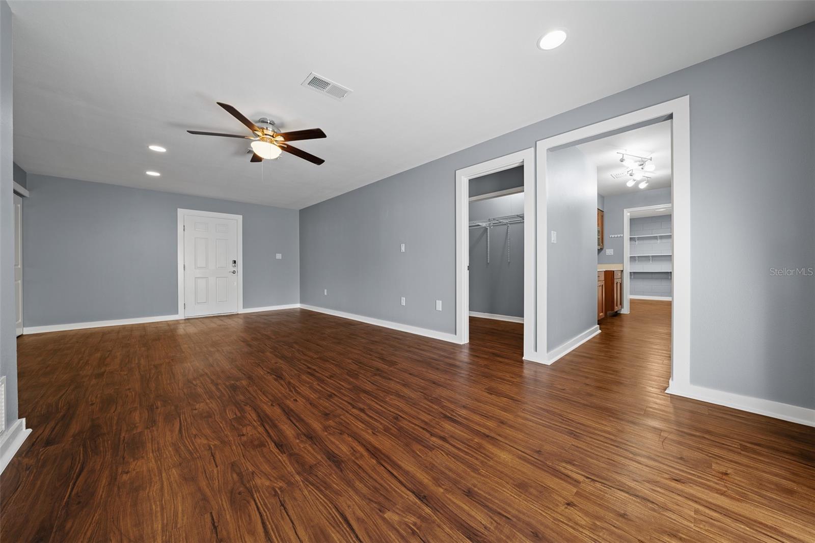 211 SARA LN, LEESBURG, FL, 34748