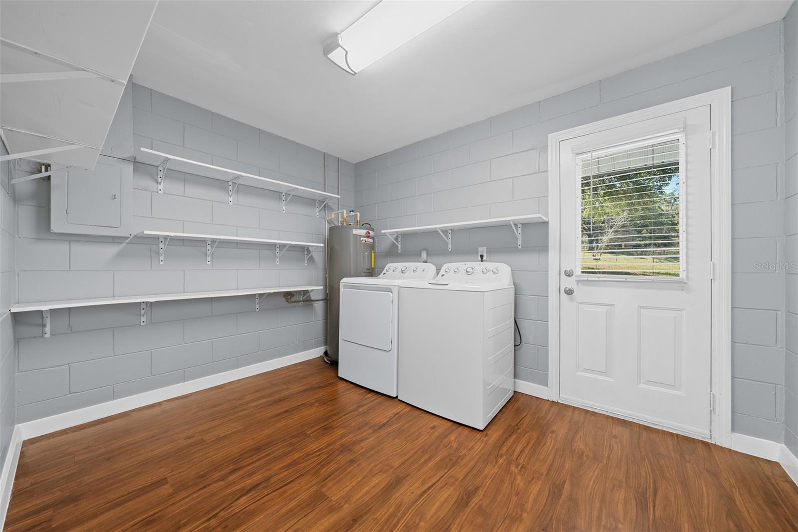 211 SARA LN, LEESBURG, FL, 34748