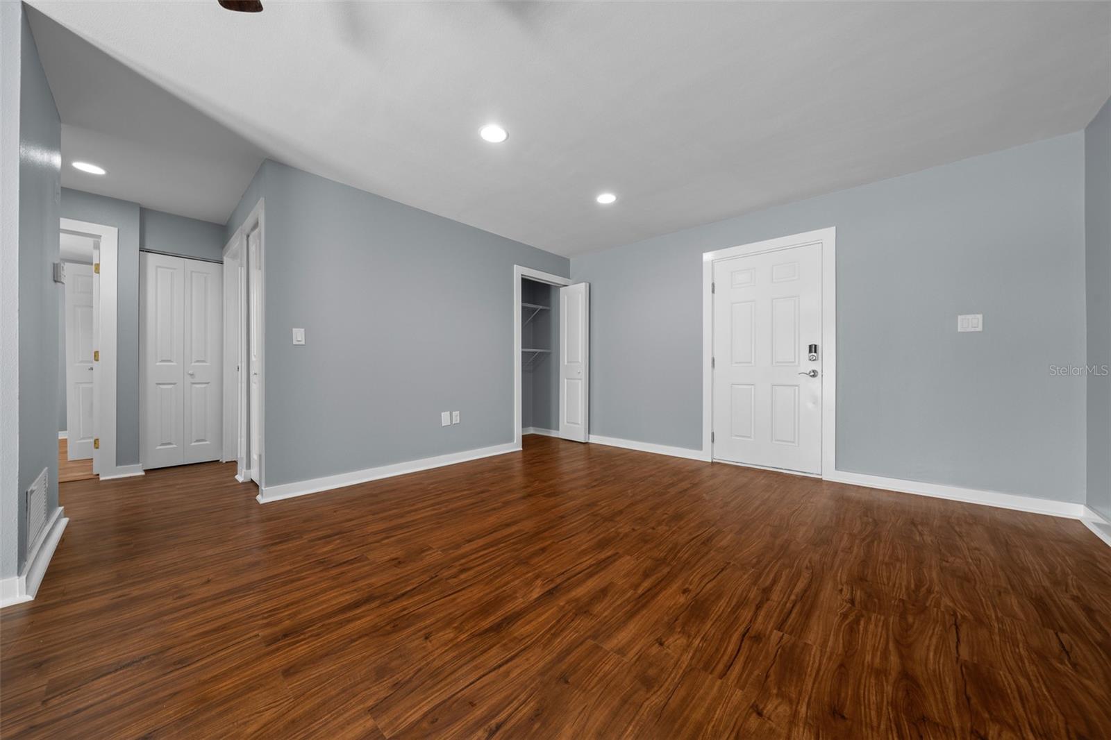 211 SARA LN, LEESBURG, FL, 34748