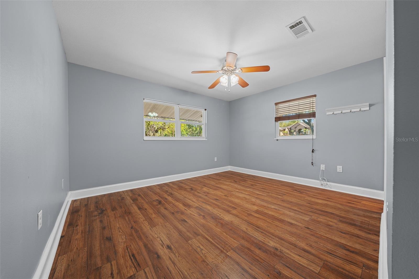 211 SARA LN, LEESBURG, FL, 34748