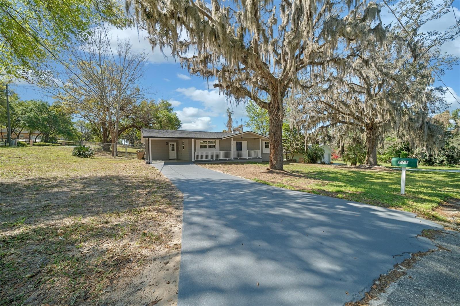 211 SARA LN, LEESBURG, FL, 34748