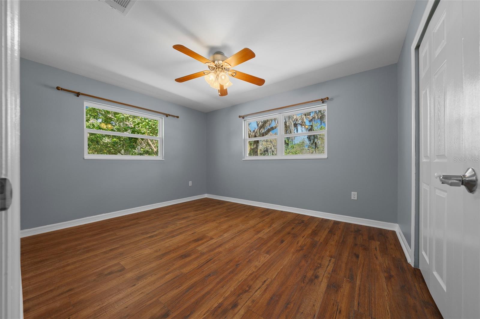 211 SARA LN, LEESBURG, FL, 34748