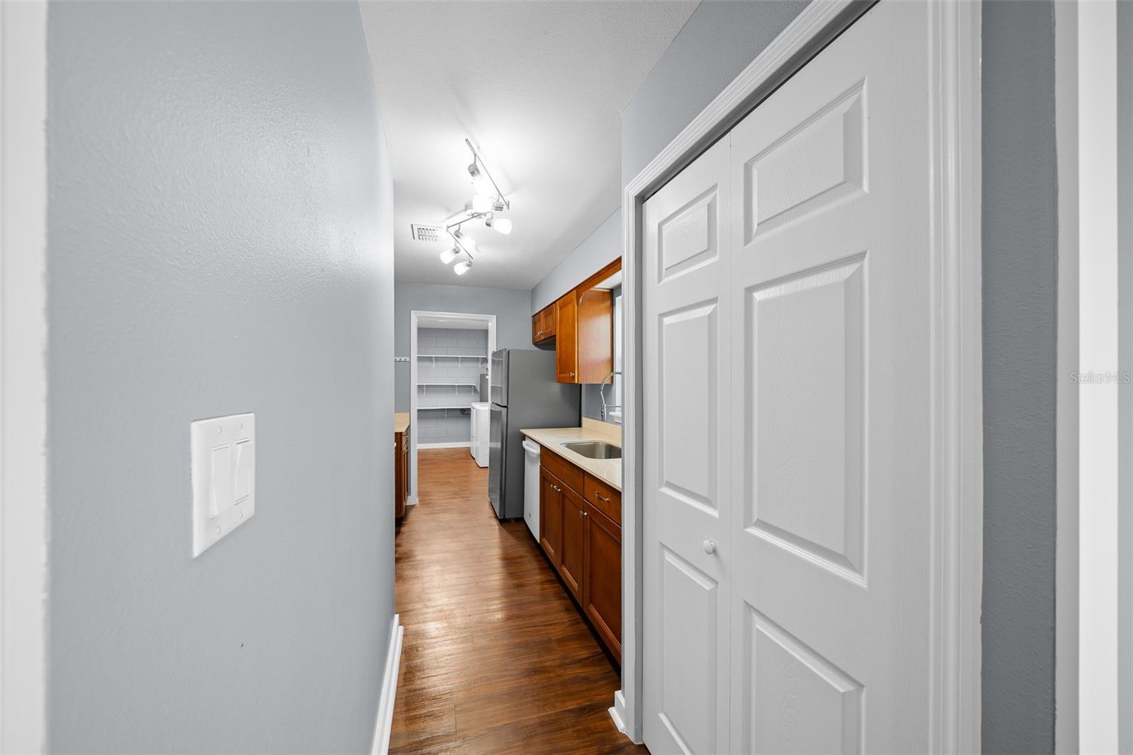 211 SARA LN, LEESBURG, FL, 34748