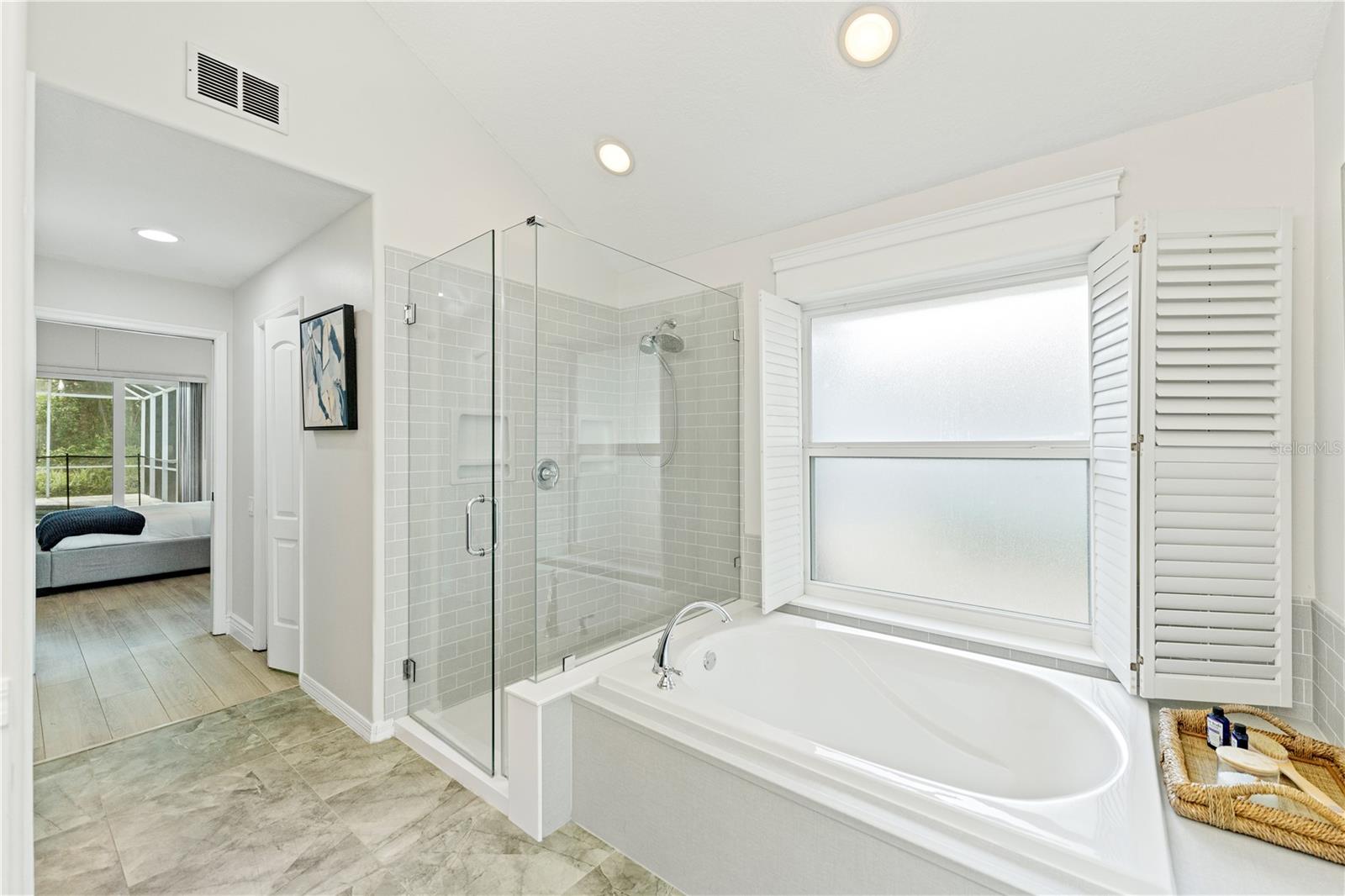 15932 ELLSWORTH DR, TAMPA, FL, 33647