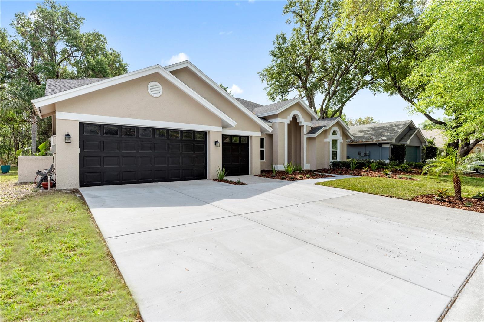 15932 ELLSWORTH DR, TAMPA, FL, 33647