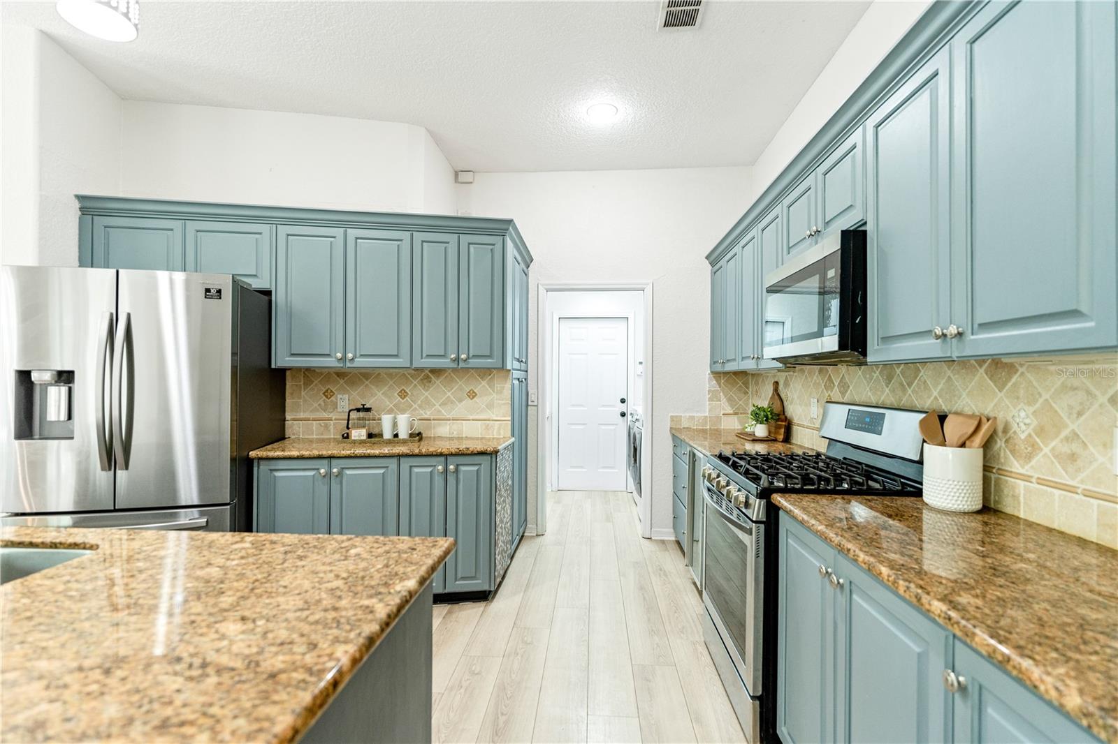 15932 ELLSWORTH DR, TAMPA, FL, 33647