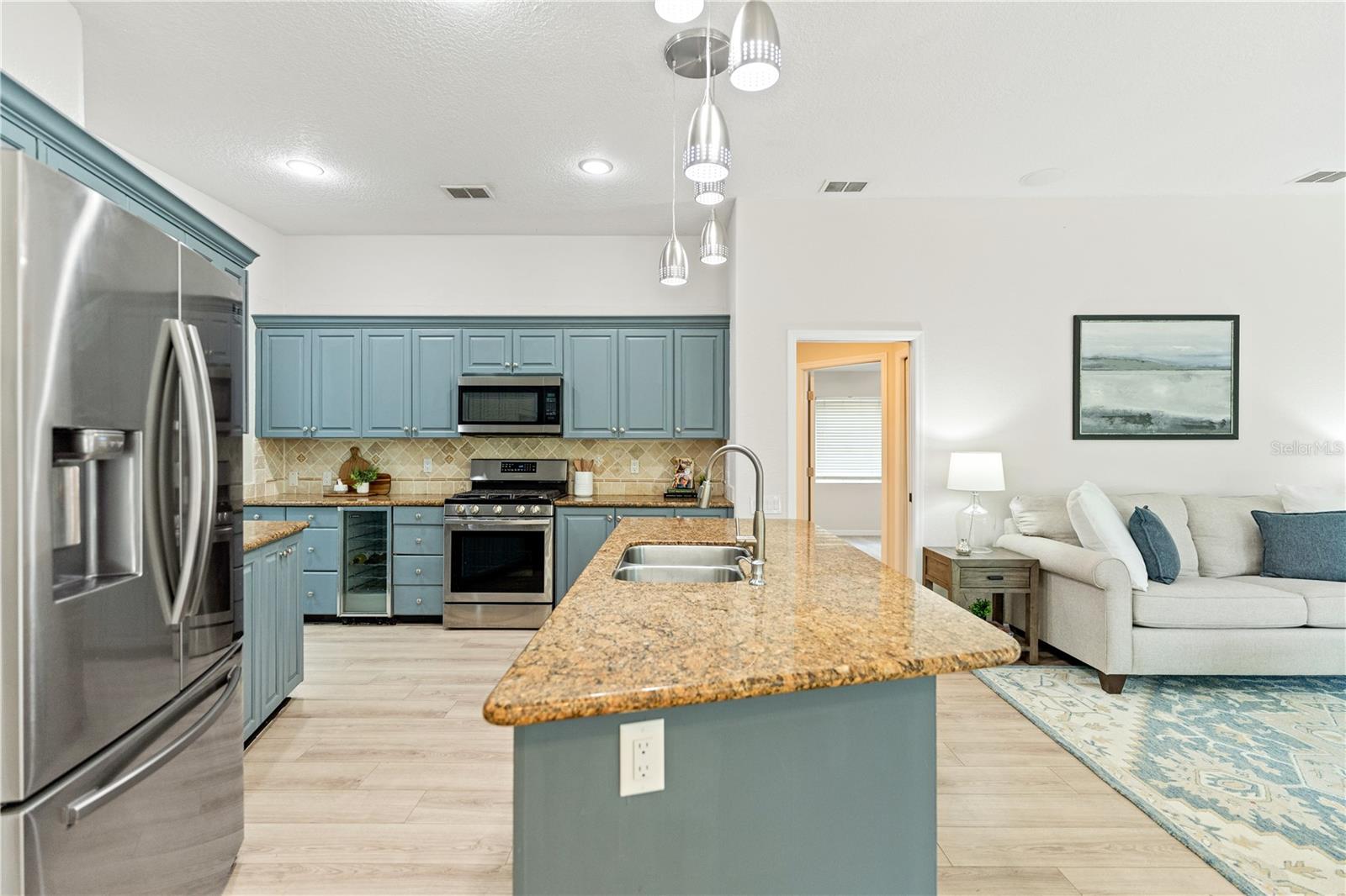15932 ELLSWORTH DR, TAMPA, FL, 33647