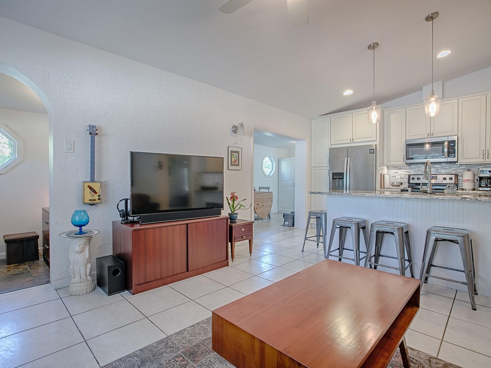 500 E CRYSTAL LAKE ST, ORLANDO, FL, 32806