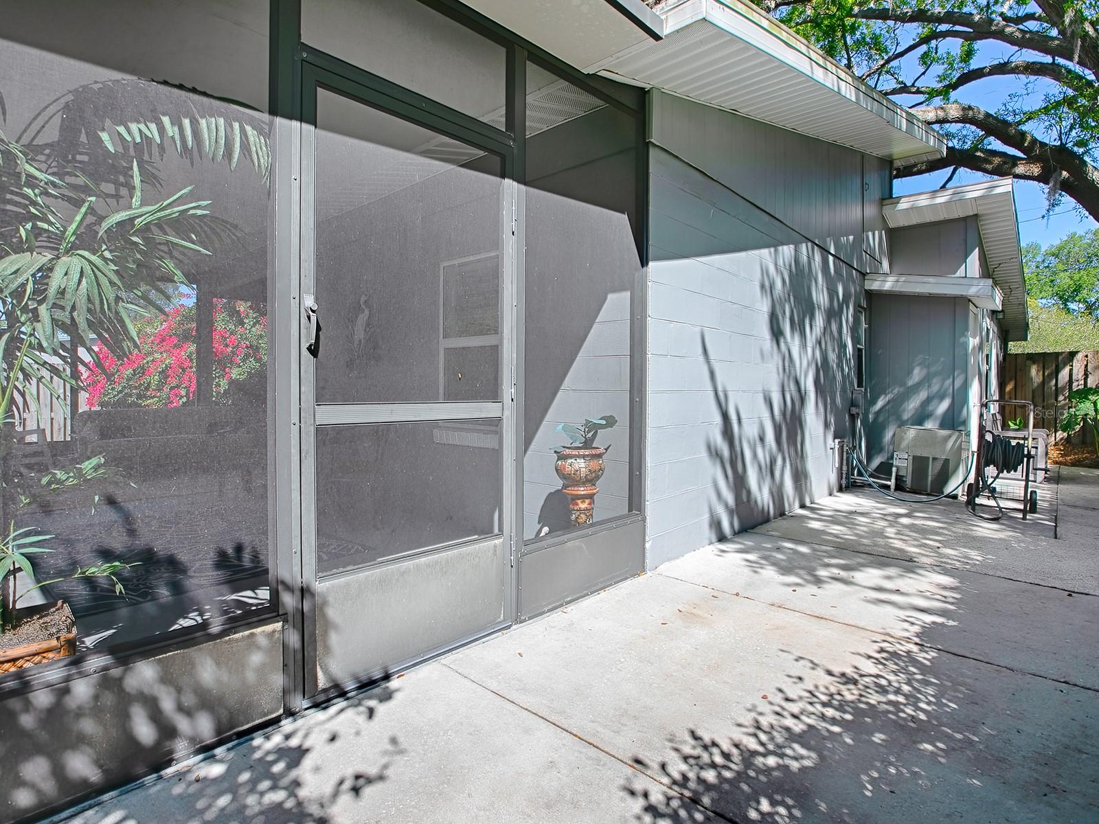 500 E CRYSTAL LAKE ST, ORLANDO, FL, 32806